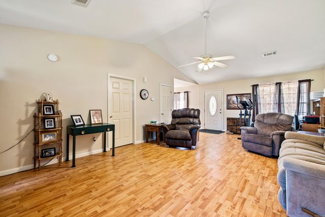 1814 Mail Route Circle, Little Rock, AR 72206