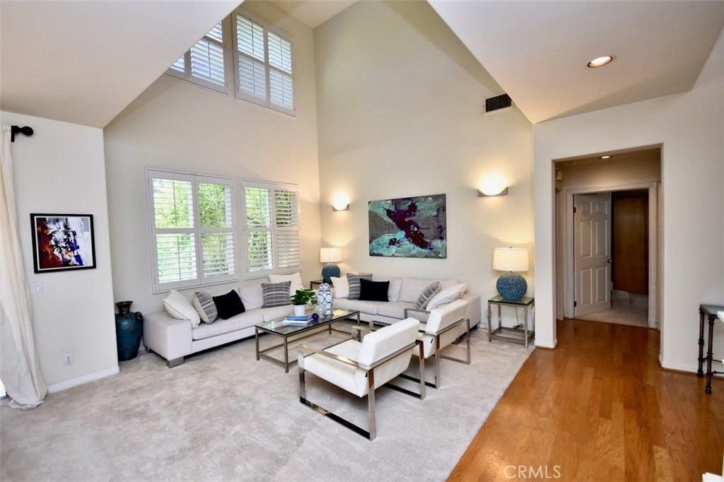 Image 3 of property listing at 31 Vetrina, Irvine, CA 92606