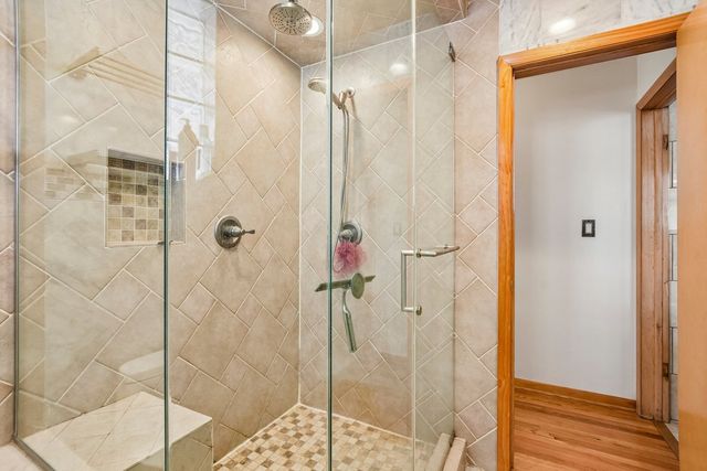 1914 W Farwell Avenue, Chicago, IL 60626