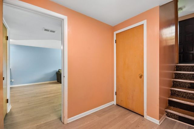 1914 W Farwell Avenue, Chicago, IL 60626