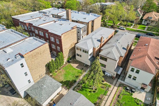 1914 W Farwell Avenue, Chicago, IL 60626