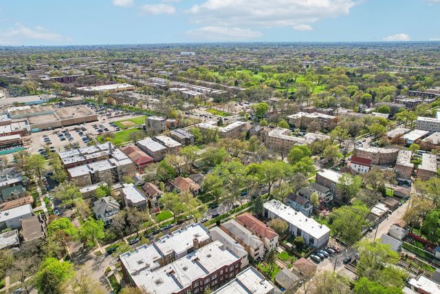 1914 W Farwell Avenue, Chicago, IL 60626