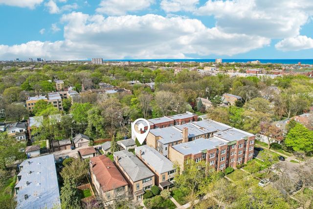 1914 W Farwell Avenue, Chicago, IL 60626