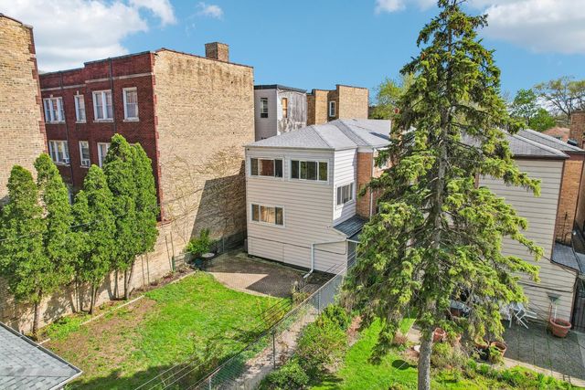 1914 W Farwell Avenue, Chicago, IL 60626
