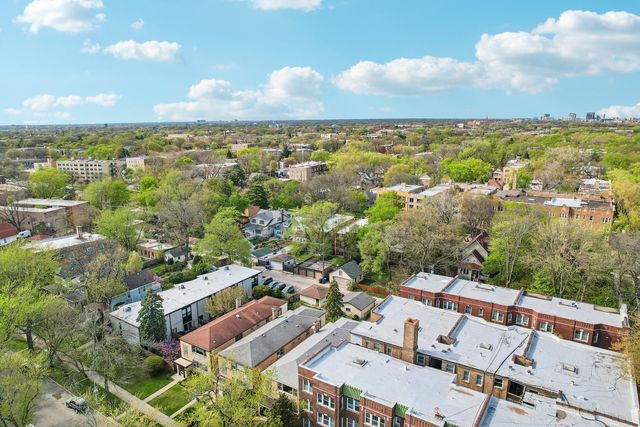 1914 W Farwell Avenue, Chicago, IL 60626