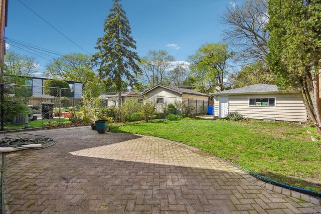 1914 W Farwell Avenue, Chicago, IL 60626