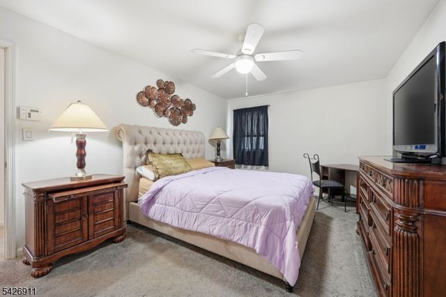 4 Winfield Dr, Parsippany-troy Hills Twp., NJ 07054