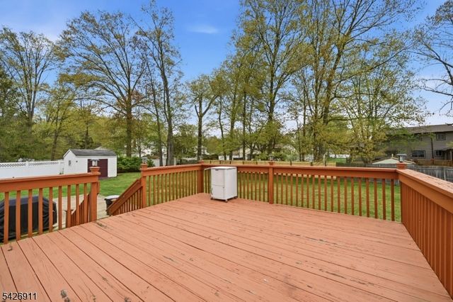 4 Winfield Dr, Parsippany-troy Hills Twp., NJ 07054