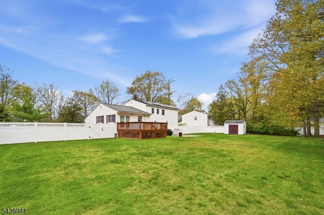 4 Winfield Dr, Parsippany-troy Hills Twp., NJ 07054