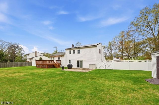 4 Winfield Dr, Parsippany-troy Hills Twp., NJ 07054