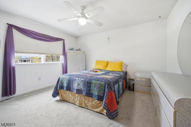 4 Winfield Dr, Parsippany-troy Hills Twp., NJ 07054