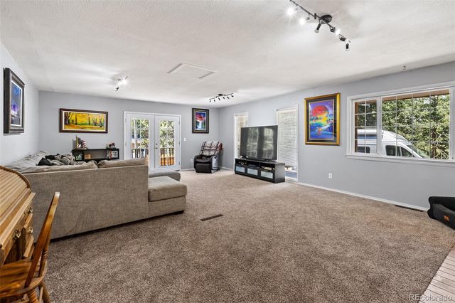 861 Teller Lane, Woodland Park, CO 80863