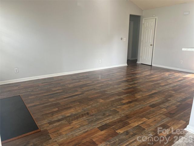 6007 Lawnmeadow Drive, Charlotte, NC 28216