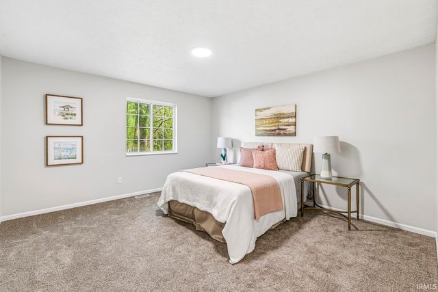 1828 Woodland Drive, Elkhart, IN 46514