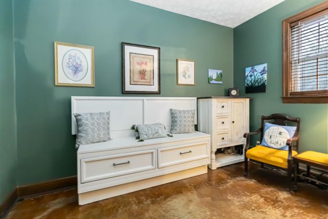 7581 MCWHORTER Road, London, KY 40741