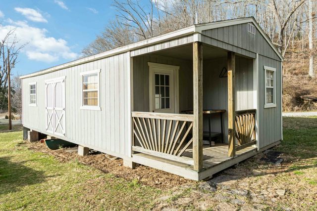 7581 MCWHORTER Road, London, KY 40741