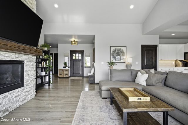 7151 BAUDELAIRE DR, Coeur D'alene, ID 83815