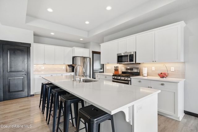 7151 BAUDELAIRE DR, Coeur D'alene, ID 83815