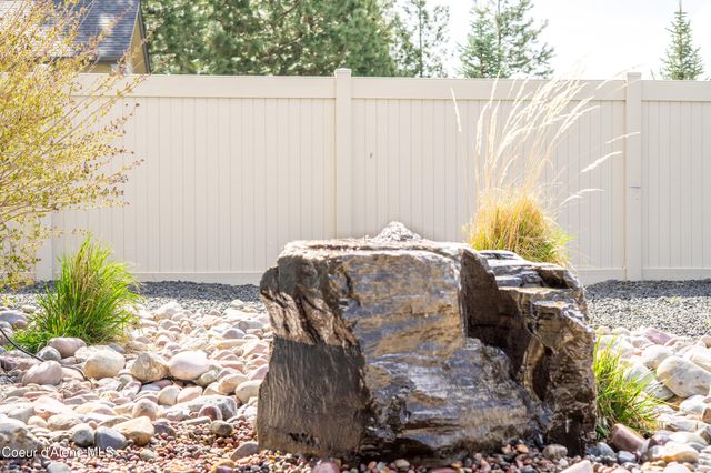 7151 BAUDELAIRE DR, Coeur D'alene, ID 83815