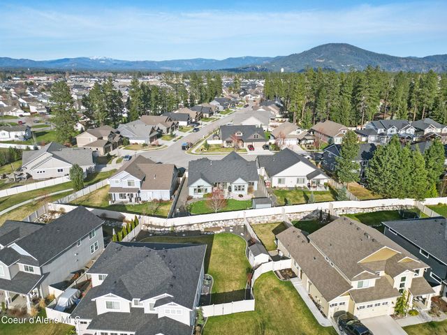 7151 BAUDELAIRE DR, Coeur D'alene, ID 83815