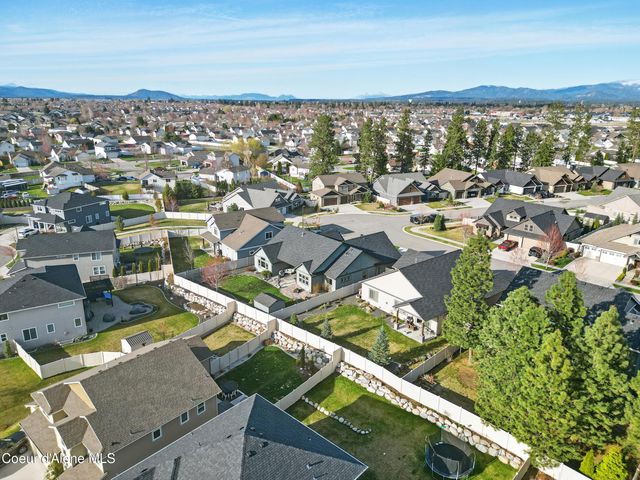 7151 BAUDELAIRE DR, Coeur D'alene, ID 83815