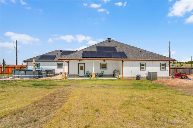 1072 Justin Drive, Springtown, TX 76082