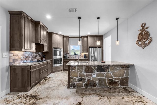 1072 Justin Drive, Springtown, TX 76082