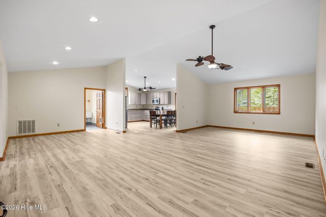 503 Fern Creek Lane, Carolina Beach, NC 28428