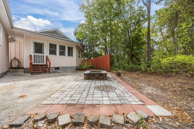 503 Fern Creek Lane, Carolina Beach, NC 28428