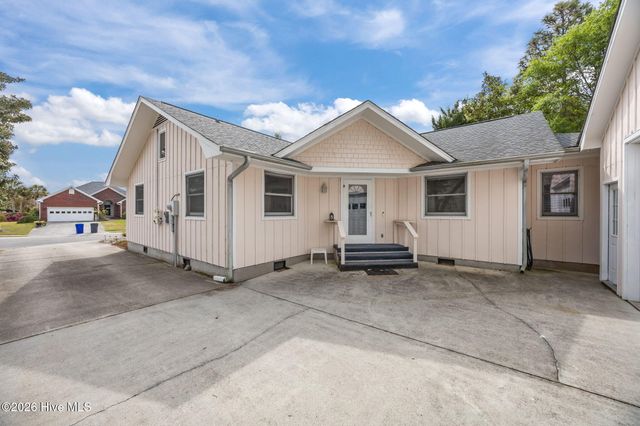 503 Fern Creek Lane, Carolina Beach, NC 28428