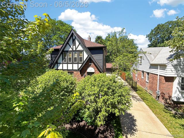 108 Maplefield Road, Pleasant Ridge, MI 48069