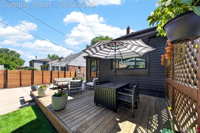 108 Maplefield Road, Pleasant Ridge, MI 48069