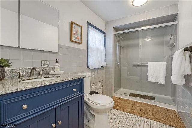 8 Highmont Ter, Montclair Twp., NJ 07042