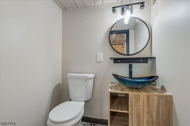 8 Highmont Ter, Montclair Twp., NJ 07042