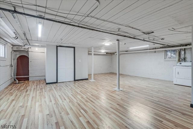 8 Highmont Ter, Montclair Twp., NJ 07042