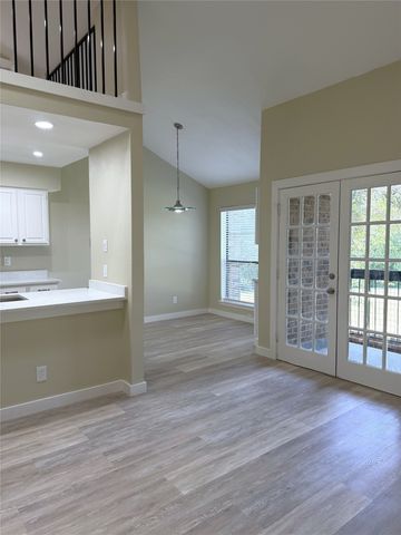 7525 Holly Hill Drive 16, Dallas, TX 75231