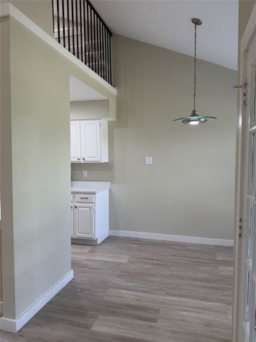 7525 Holly Hill Drive 16, Dallas, TX 75231
