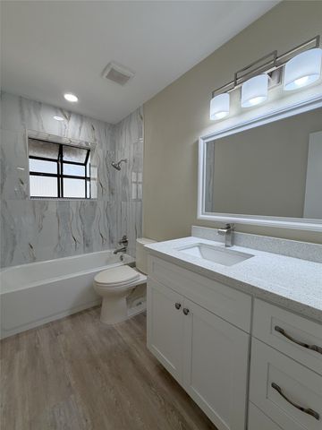 7525 Holly Hill Drive 16, Dallas, TX 75231