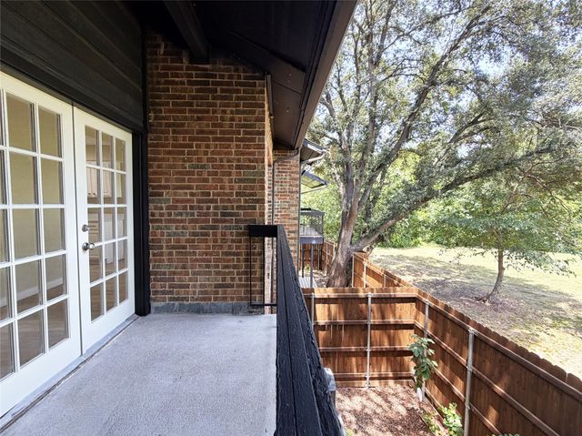 7525 Holly Hill Drive 16, Dallas, TX 75231