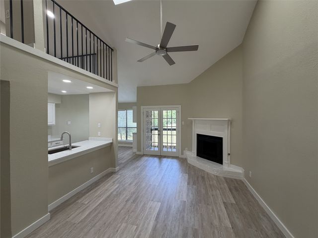 7525 Holly Hill Drive 16, Dallas, TX 75231