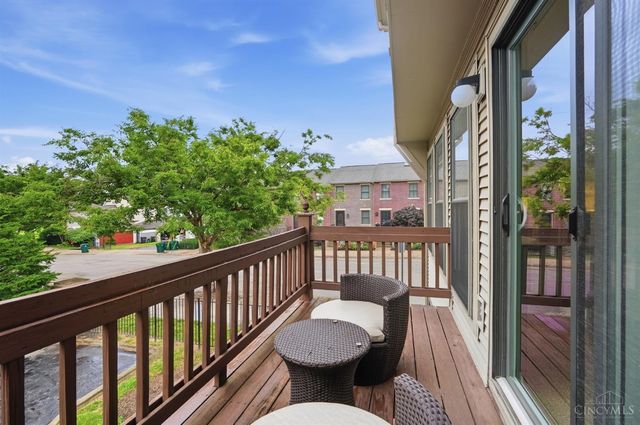1013 John Street, Cincinnati, OH 45203