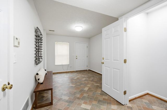 1013 John Street, Cincinnati, OH 45203