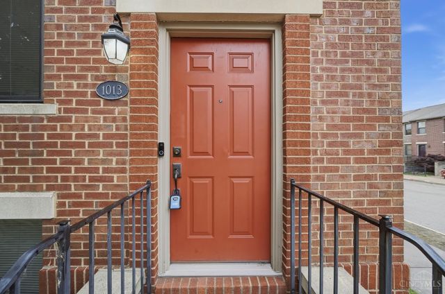 1013 John Street, Cincinnati, OH 45203