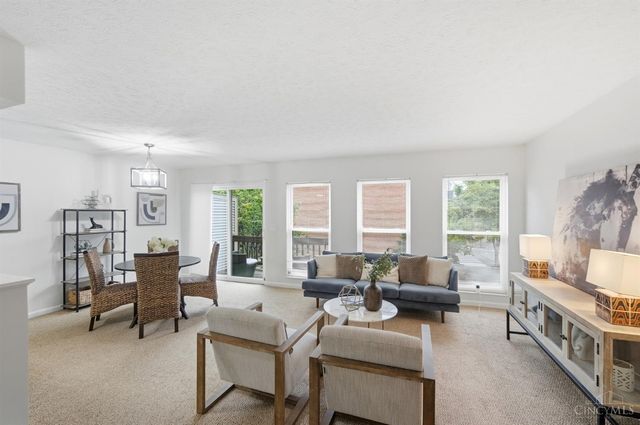 1013 John Street, Cincinnati, OH 45203