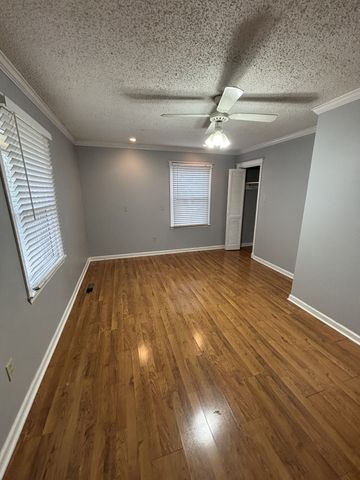 106 Carol Dr, Murfreesboro, TN 37128