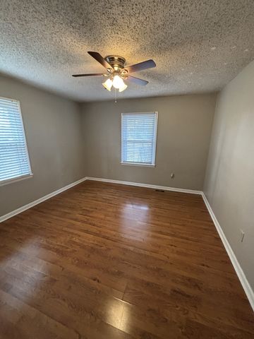 106 Carol Dr, Murfreesboro, TN 37128