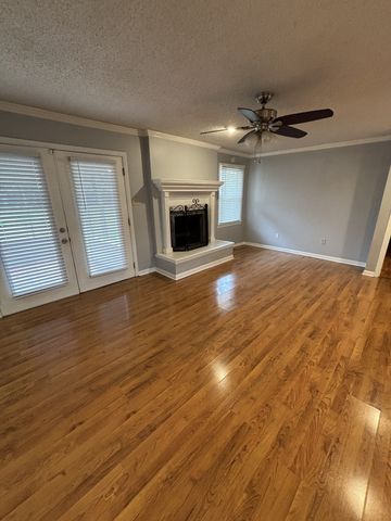 106 Carol Dr, Murfreesboro, TN 37128