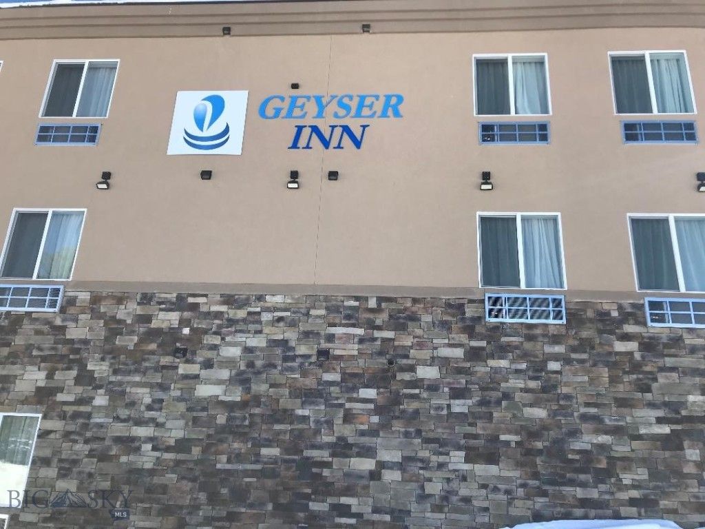 101 S Electric Street, West Yellowstone, MT 59758 photo 16