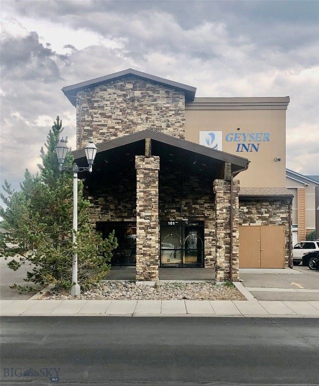 101 S Electric Street, West Yellowstone, MT 59758 photo 2