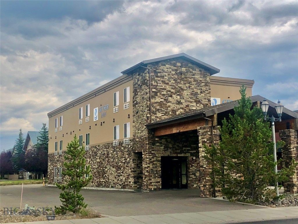 101 S Electric Street, West Yellowstone, MT 59758 photo 3